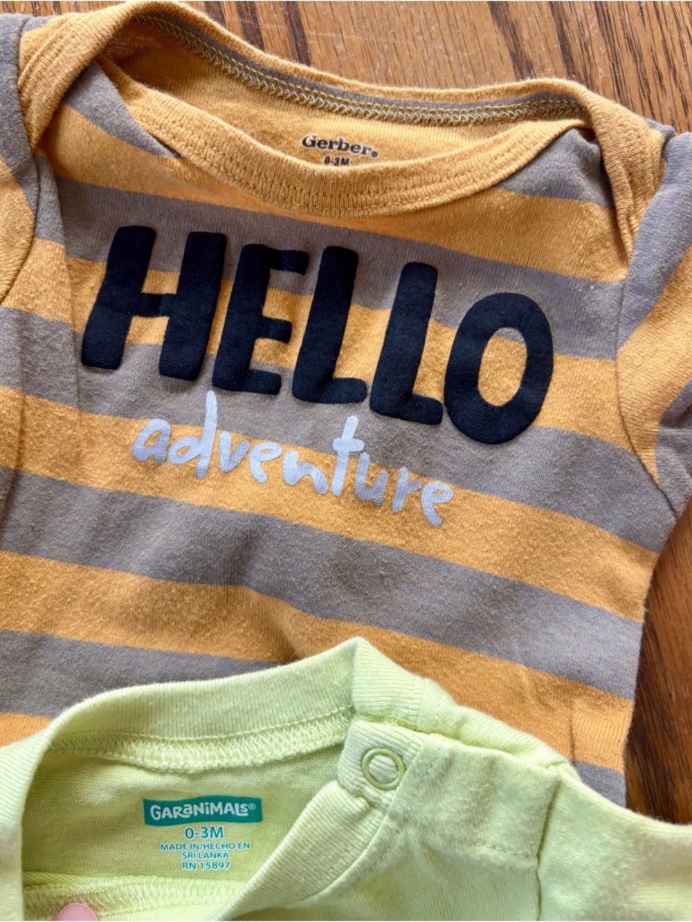 Gerber Baby One-Piece Set - Picture 3 of 3